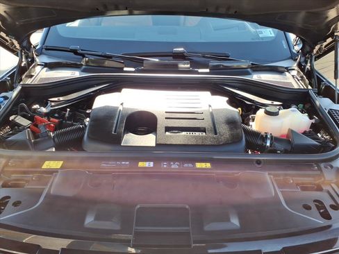 New 2026 Land Rover Range Rover Long Wheelbase SE image 10