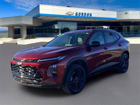 Certified 2024 Chevrolet Trax ACTIV w/ Driver Confidence Package image 1