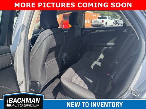 Used 2019 Ford Fusion SE FWD image 10