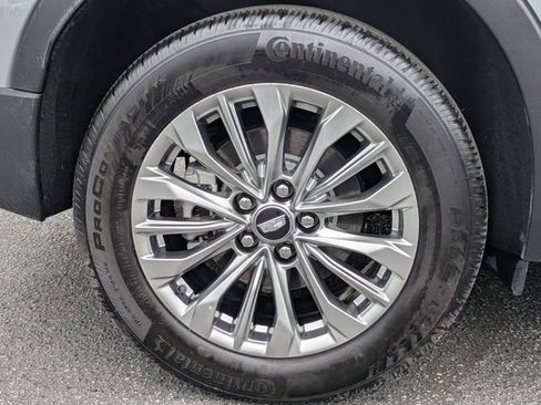 Used 2024 Cadillac XT4 Premium Luxury FWD image 11