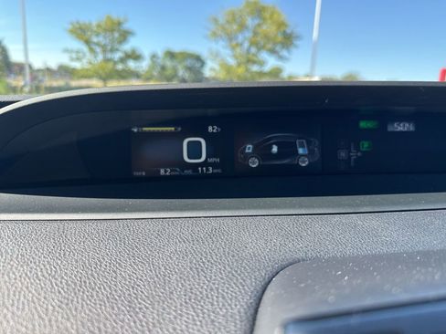 Used 2019 Toyota Prius XLE FWD image 12