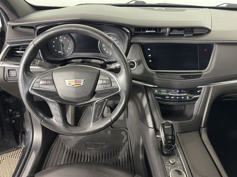 Used 2020 Cadillac XT5 Premium Luxury image 3