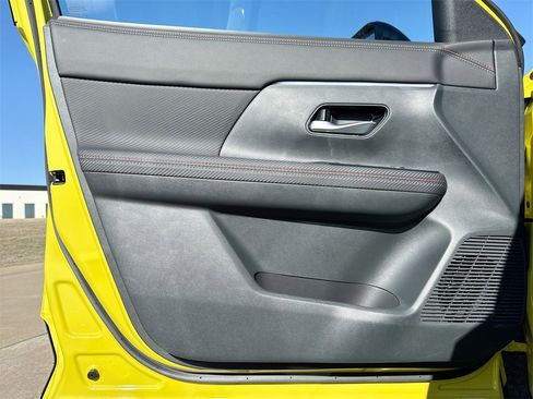 New 2025 Nissan Kicks SR image 33