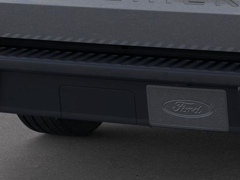 New 2025 Ford Maverick XL image 24