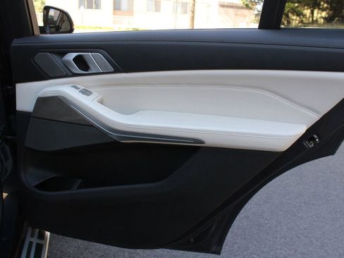 Used 2019 BMW X7 xDrive50i w/ Executive Package image 25