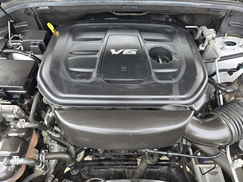 Used 2018 Jeep Grand Cherokee Limited image 11