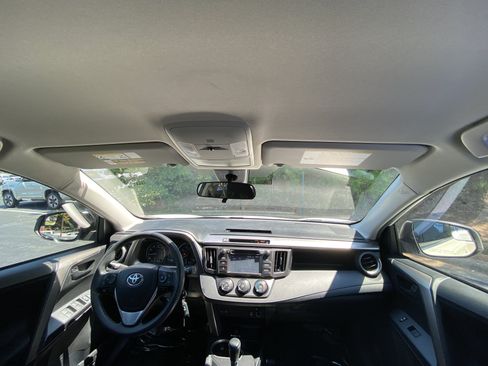 Used 2017 Toyota RAV4 LE FWD image 16