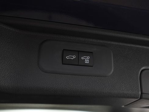 Used 2025 Toyota Grand Highlander AWD image 10