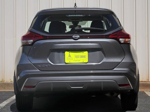 Used 2024 Nissan Kicks S FWD image 10