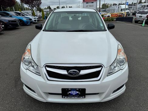 Used 2010 Subaru Legacy 2.5i AWD/4WD image 15