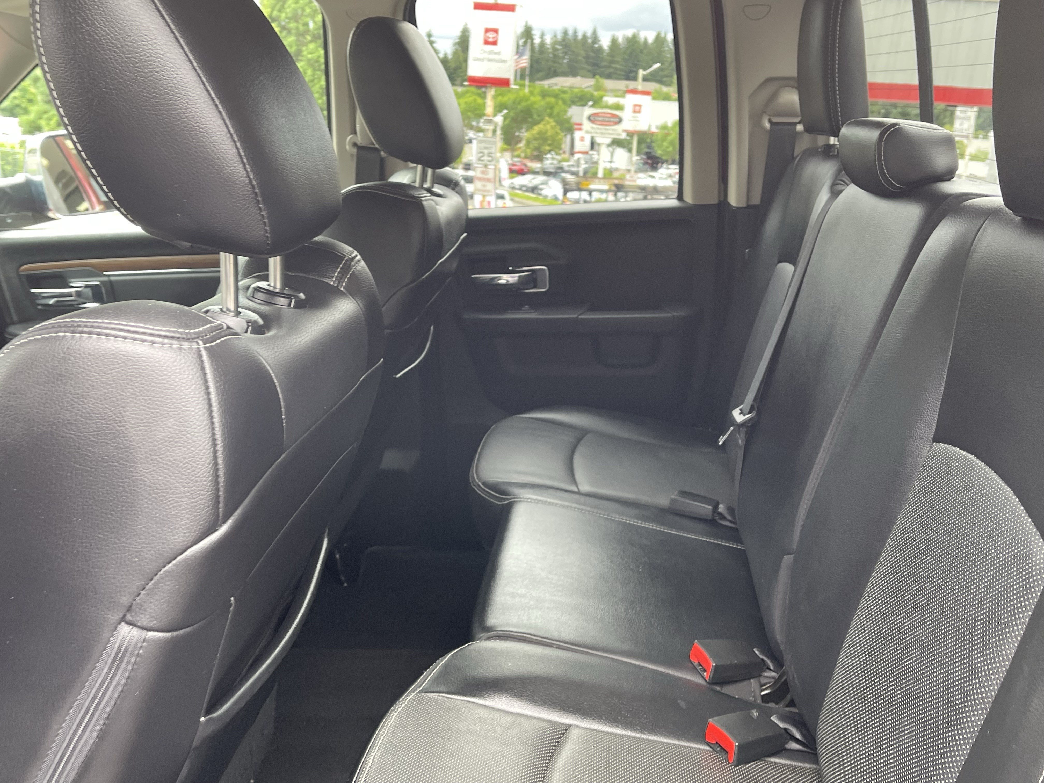 Used 2017 RAM 1500 Laramie w/ Convenience Group AWD/4WD image 15