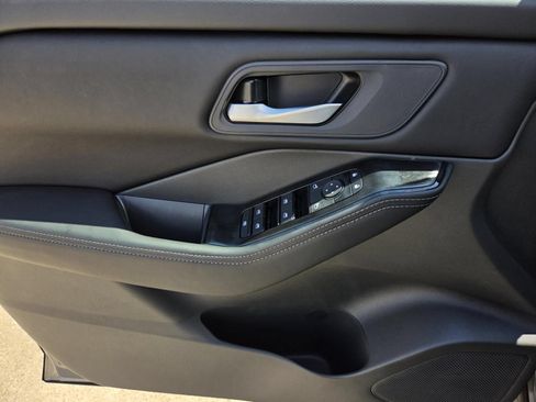 New 2026 Nissan Rogue SV FWD image 17