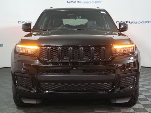 New 2025 Jeep Grand Cherokee L Altitude image 14