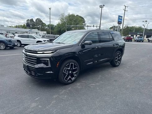 New 2026 Chevrolet Traverse High Country w/ LPO, Floor Liner Package FWD image 17