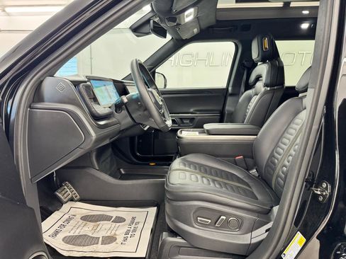 Used 2023 Rivian R1S Adventure AWD/4WD image 11