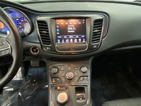 Used 2016 Chrysler 200 S w/ Comfort Group image 27