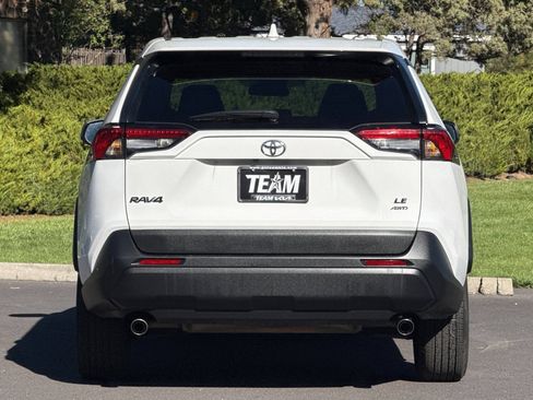 Used 2025 Toyota RAV4 LE AWD/4WD image 5