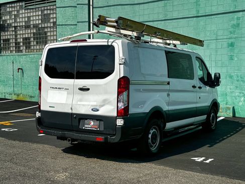 Used 2018 Ford Transit 250 130 Low Roof RWD image 8