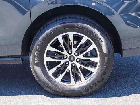 Certified 2025 Ford Expedition Max Platinum AWD/4WD image 8