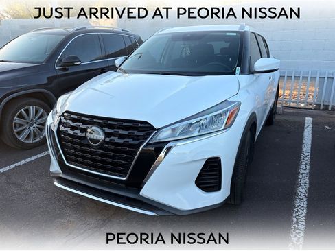 Used 2024 Nissan Kicks SV FWD image 1