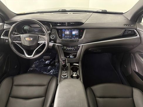 Used 2024 Cadillac XT6 Luxury image 37