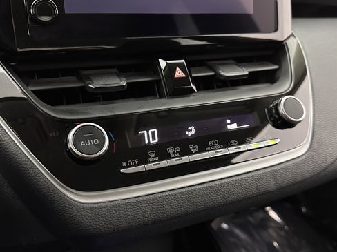 Used 2024 Toyota Corolla LE w/ LE Convenience Package image 15