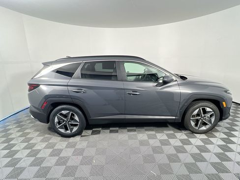 Used 2025 Hyundai Tucson SEL FWD image 2