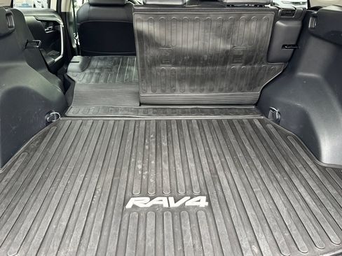 Used 2022 Toyota RAV4 XLE Premium AWD/4WD image 26