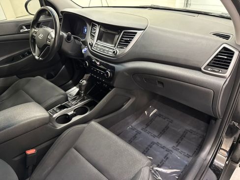 Used 2017 Hyundai Tucson Sport AWD/4WD image 22