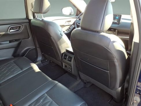 Certified 2024 Nissan Rogue Platinum w/ Platinum Premium Package AWD/4WD image 18