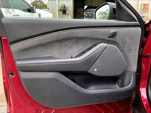 Certified 2025 Ford Mustang Mach-E GT image 21