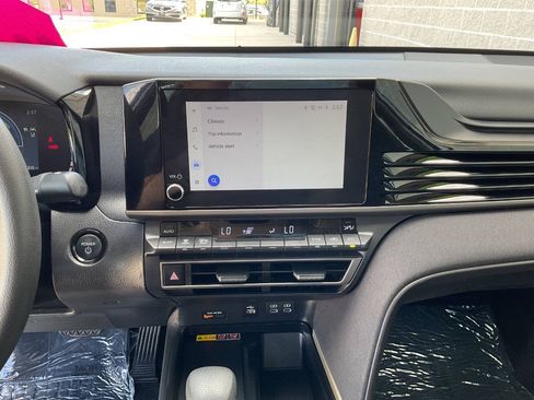Used 2025 Toyota Camry LE FWD image 25