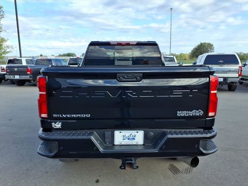 Used 2024 Chevrolet Silverado 2500 High Country w/ High Country Premium Package image 4