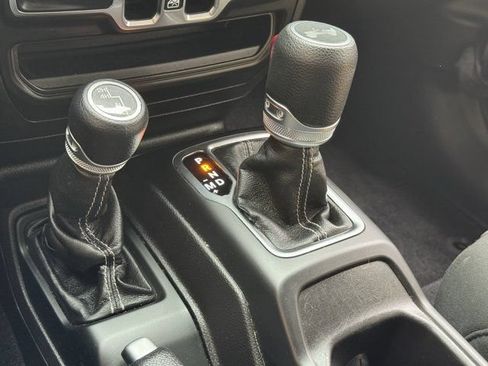 Used 2021 Jeep Wrangler Unlimited Sahara AWD/4WD image 22