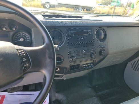 Used 2011 Ford F750 2WD Regular Cab Super Duty image 11