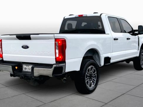 Certified 2024 Ford F250 XL w/ FX4 Off-Road Package image 11