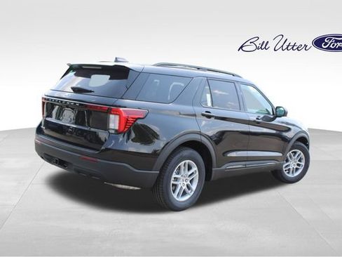 New 2026 Ford Explorer Active RWD image 3