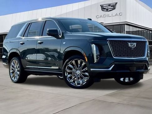 New 2026 Cadillac Escalade Luxury w/ LPO, Radiant Package image 2