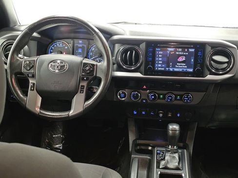 Used 2018 Toyota Tacoma TRD Sport w/ Technology Package AWD/4WD image 17