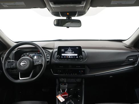 Used 2023 Nissan Rogue SV AWD/4WD image 13