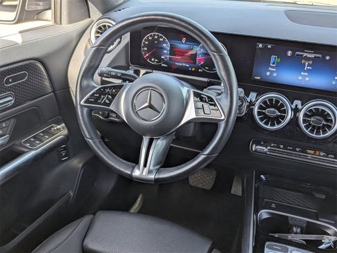 Used 2025 Mercedes-Benz GLA 250 4MATIC w/ Winter Package image 17