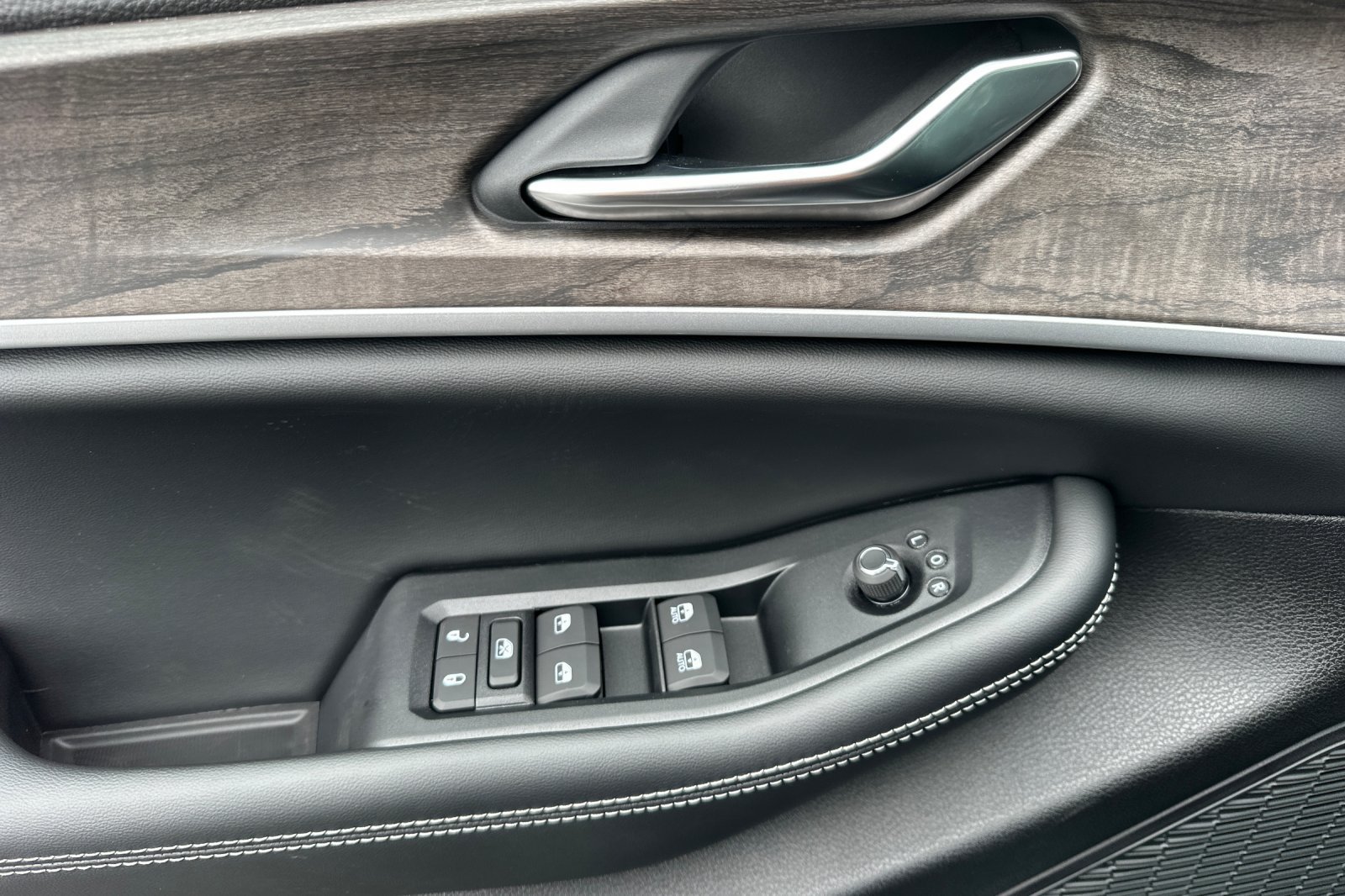 New 2026 Jeep Grand Cherokee L 4WD image 11