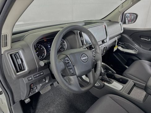 New 2025 Nissan Frontier SV w/ SV Convenience Package image 9