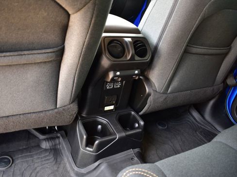 Used 2024 Jeep Wrangler Unlimited Sahara AWD/4WD image 26