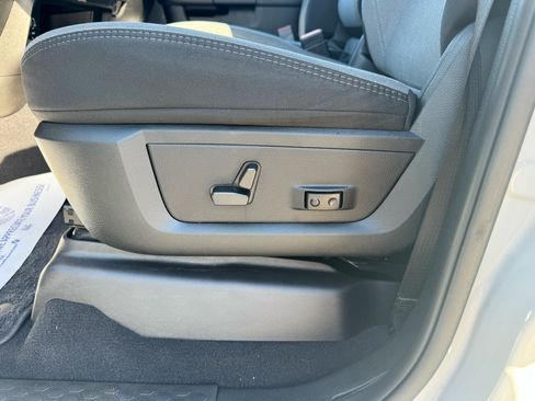 Used 2024 RAM 3500 Big Horn image 17