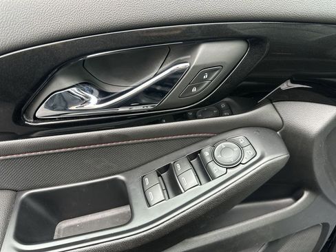 Used 2022 Chevrolet Traverse RS image 13