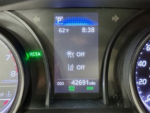 Used 2023 Toyota Camry SE image 12