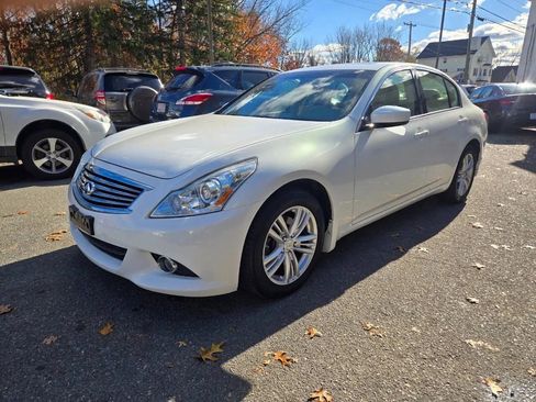 Used 2013 INFINITI G37 x Sedan w/ Premium Pkg image 3