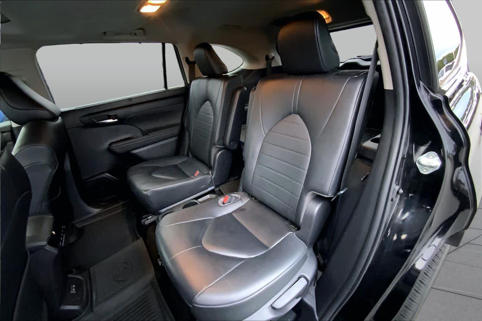 Used 2023 Toyota Highlander XLE FWD image 18