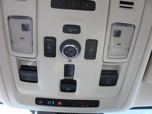 Used 2023 GMC Yukon Denali w/ Denali Reserve Package image 39